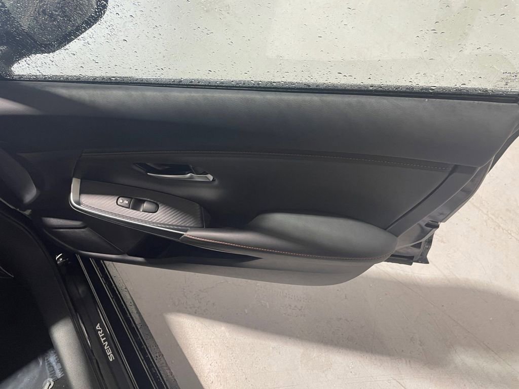 Certified 2025 Nissan Sentra SR w/ Midnight Edition image 29