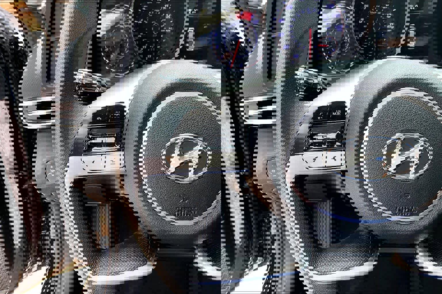 Used 2023 Hyundai Elantra SEL image 22