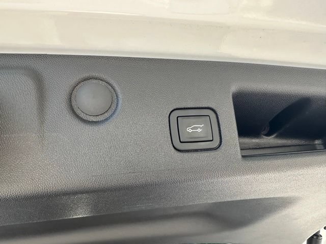 Used 2024 Chevrolet Equinox Premier w/ LPO, Floor Liner Package AWD/4WD image 26