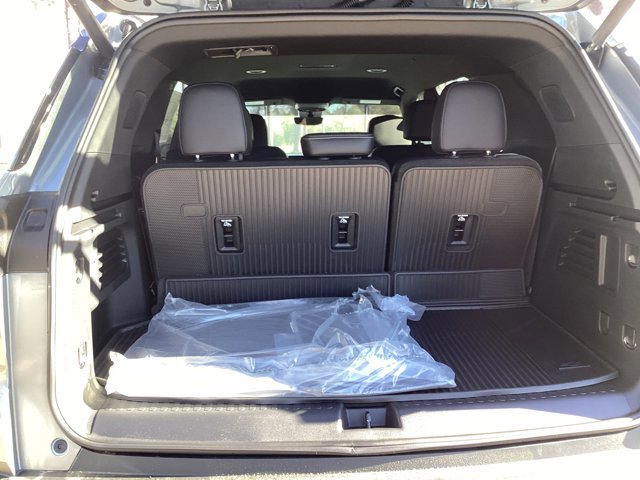 New 2026 Chevrolet Traverse LT w/ Midnight/Sport Edition image 16