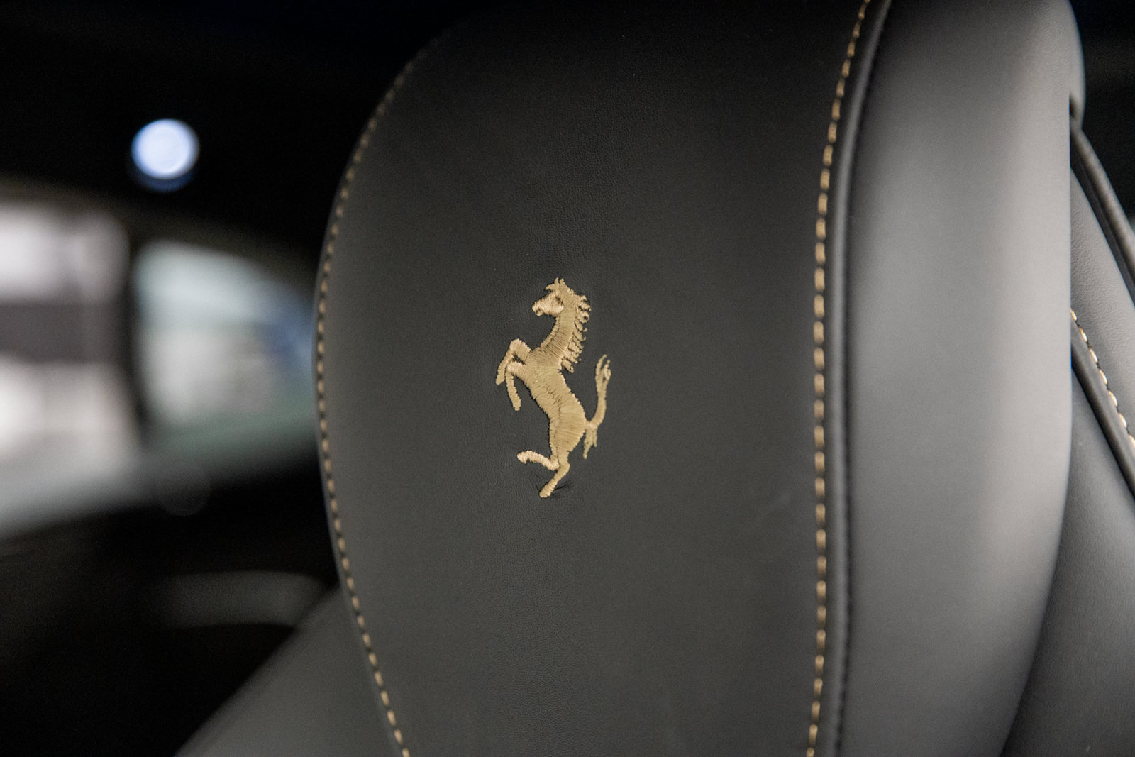 Used 2025 Ferrari Purosangue AWD/4WD image 21