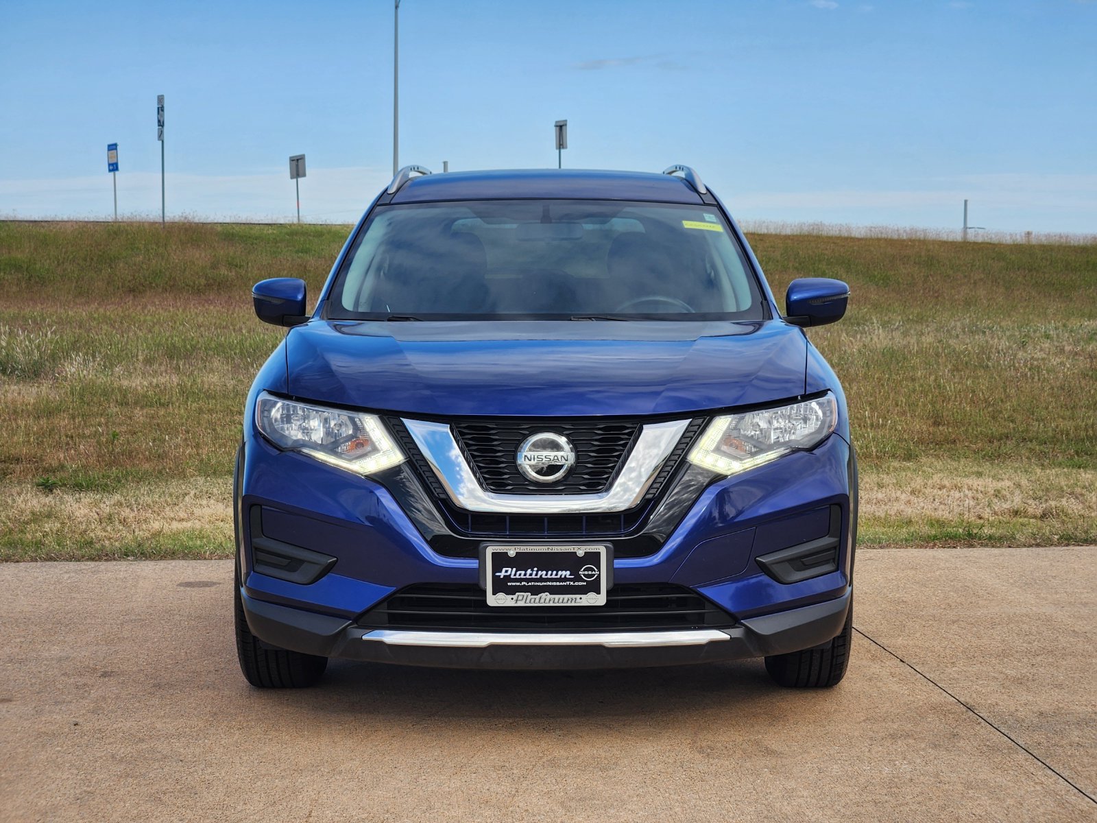Used 2018 Nissan Rogue SV FWD image 6
