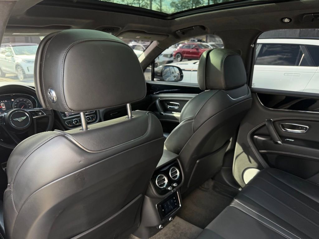 Used 2019 Bentley Bentayga image 21