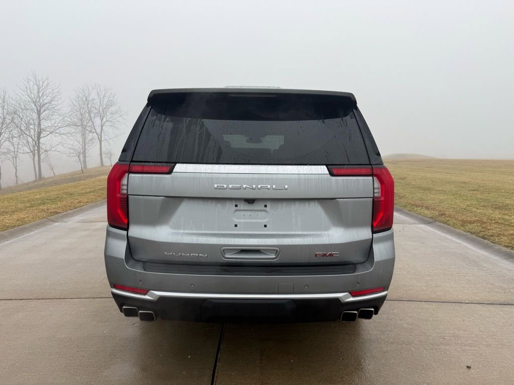 Used 2025 GMC Yukon XL Denali image 4
