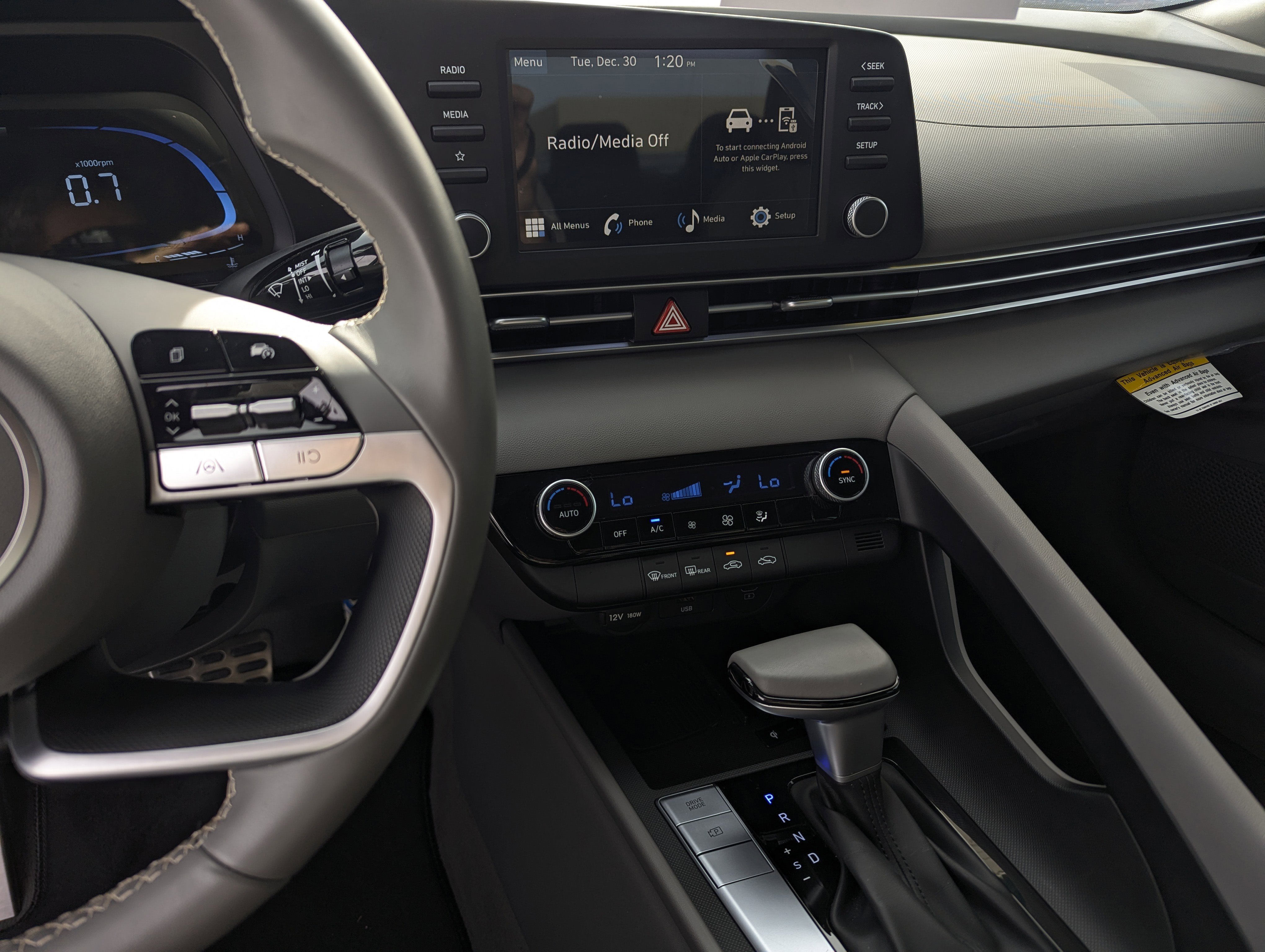 Certified 2025 Hyundai Elantra Sport image 10