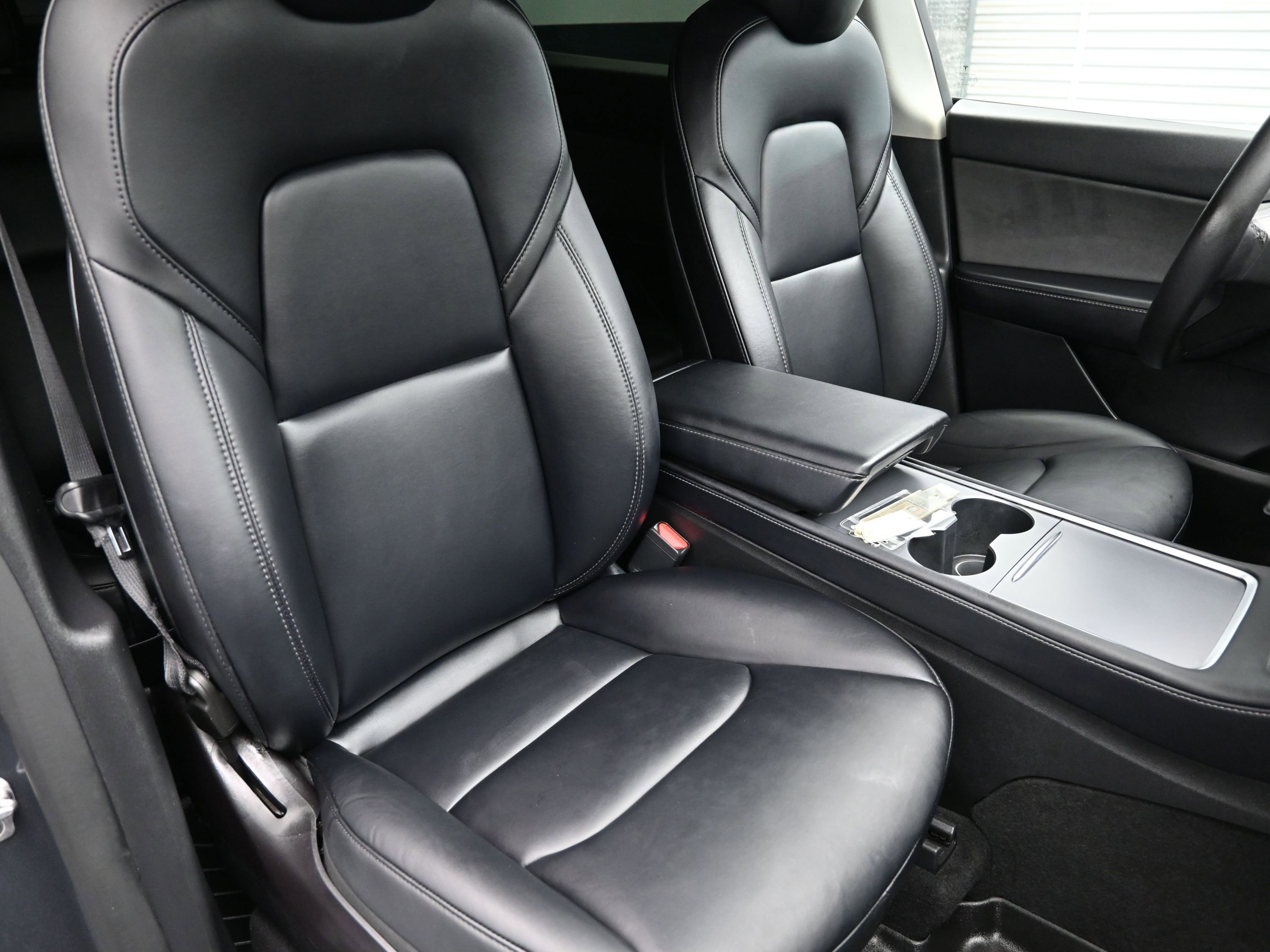 Used 2022 Tesla Model Y Performance image 37