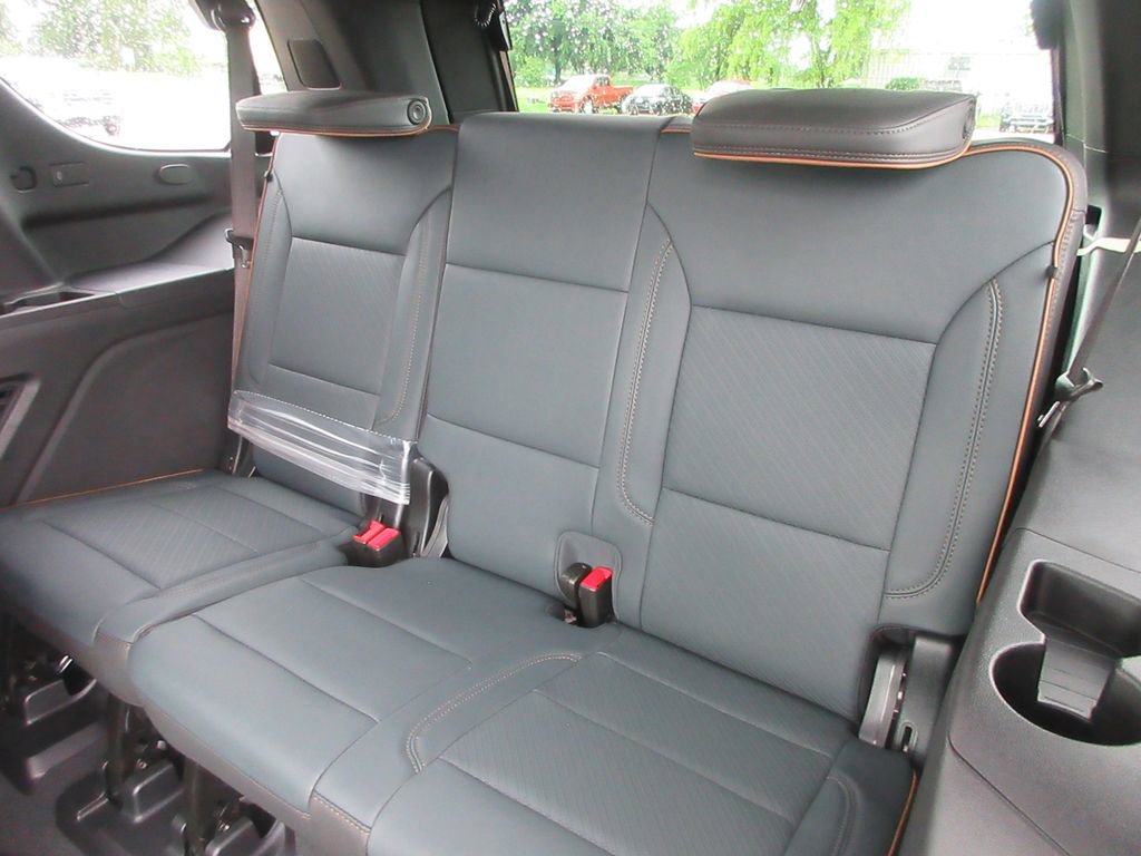 New 2026 GMC Yukon AT4 w/ AT4 Premium Plus Package AWD/4WD image 13