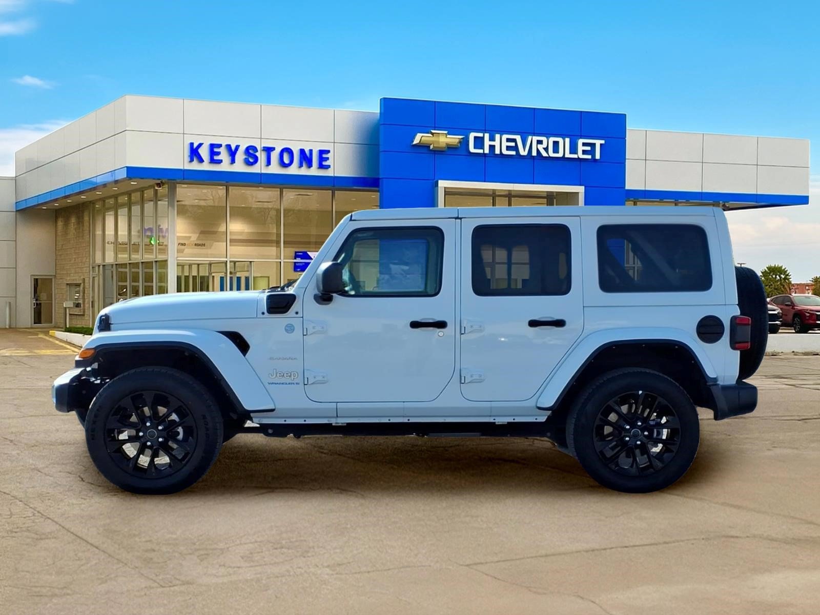 Used 2024 Jeep Wrangler Unlimited Sahara AWD/4WD image 4
