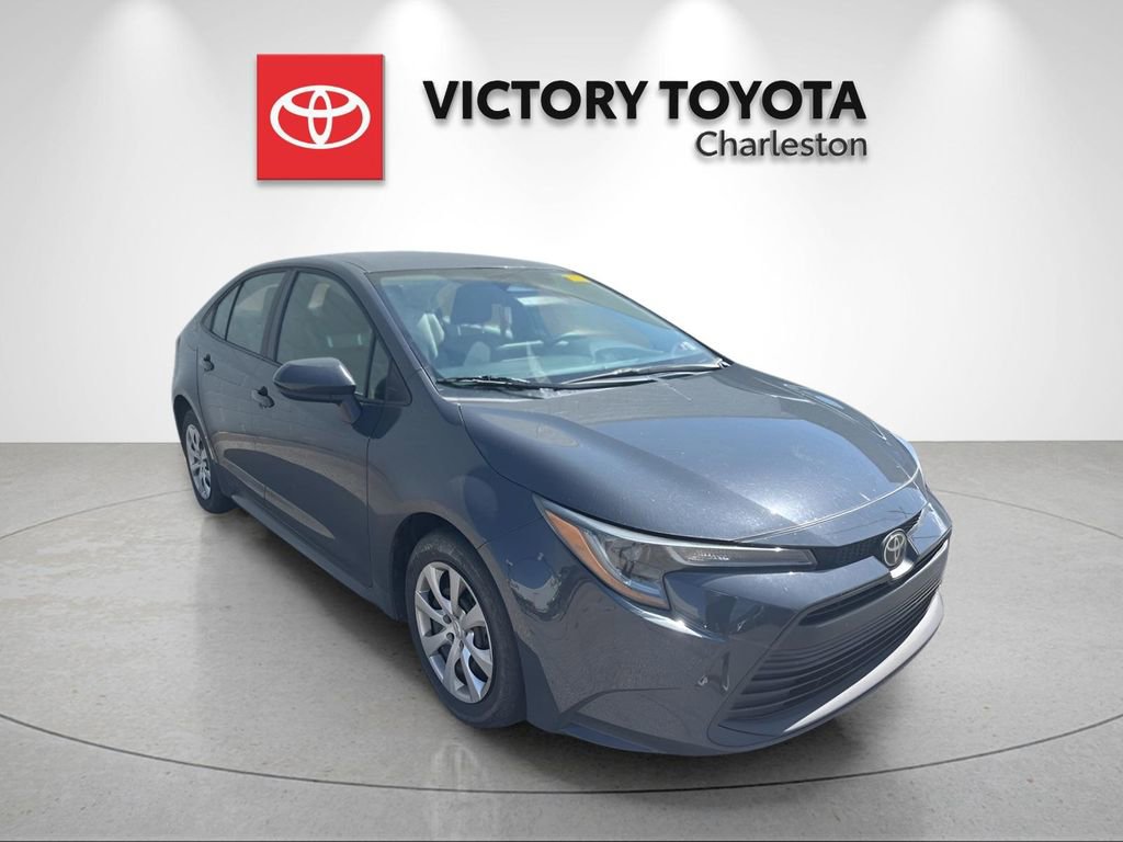 Used 2024 Toyota Corolla LE FWD image 3