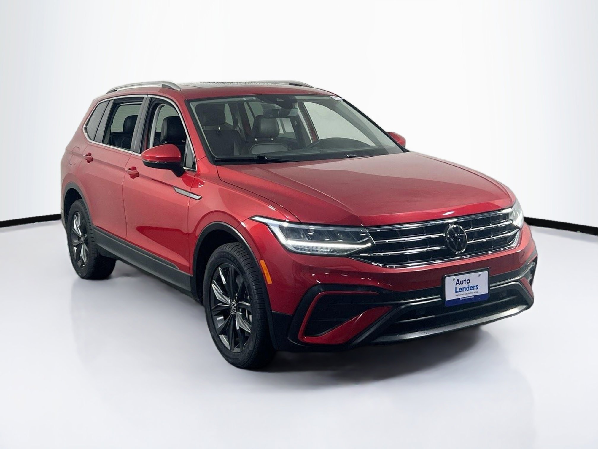 Used 2022 Volkswagen Tiguan SE AWD/4WD image 3