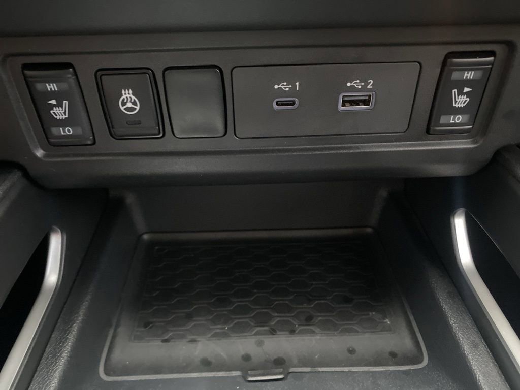 Used 2023 Nissan Frontier SV image 28