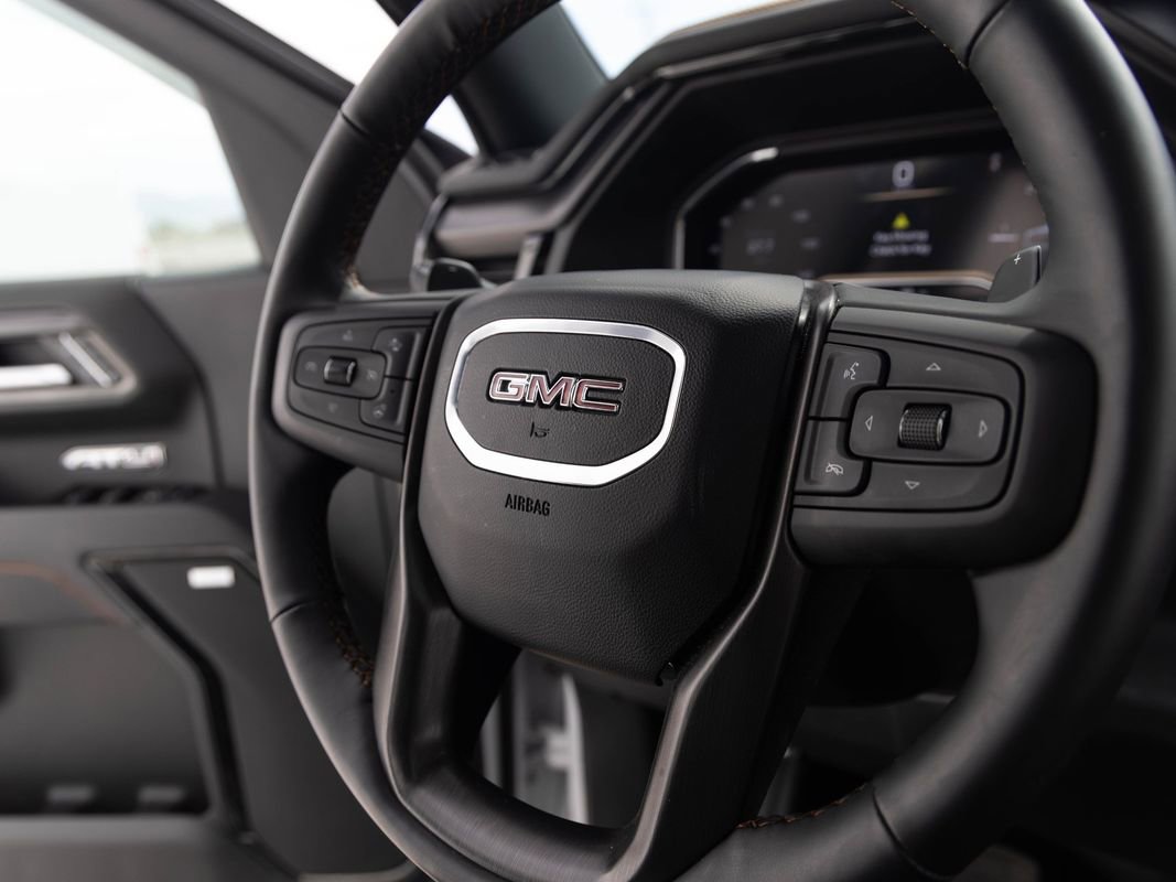 Used 2025 GMC Sierra 1500 AT4 w/ Technology Package AWD/4WD image 34