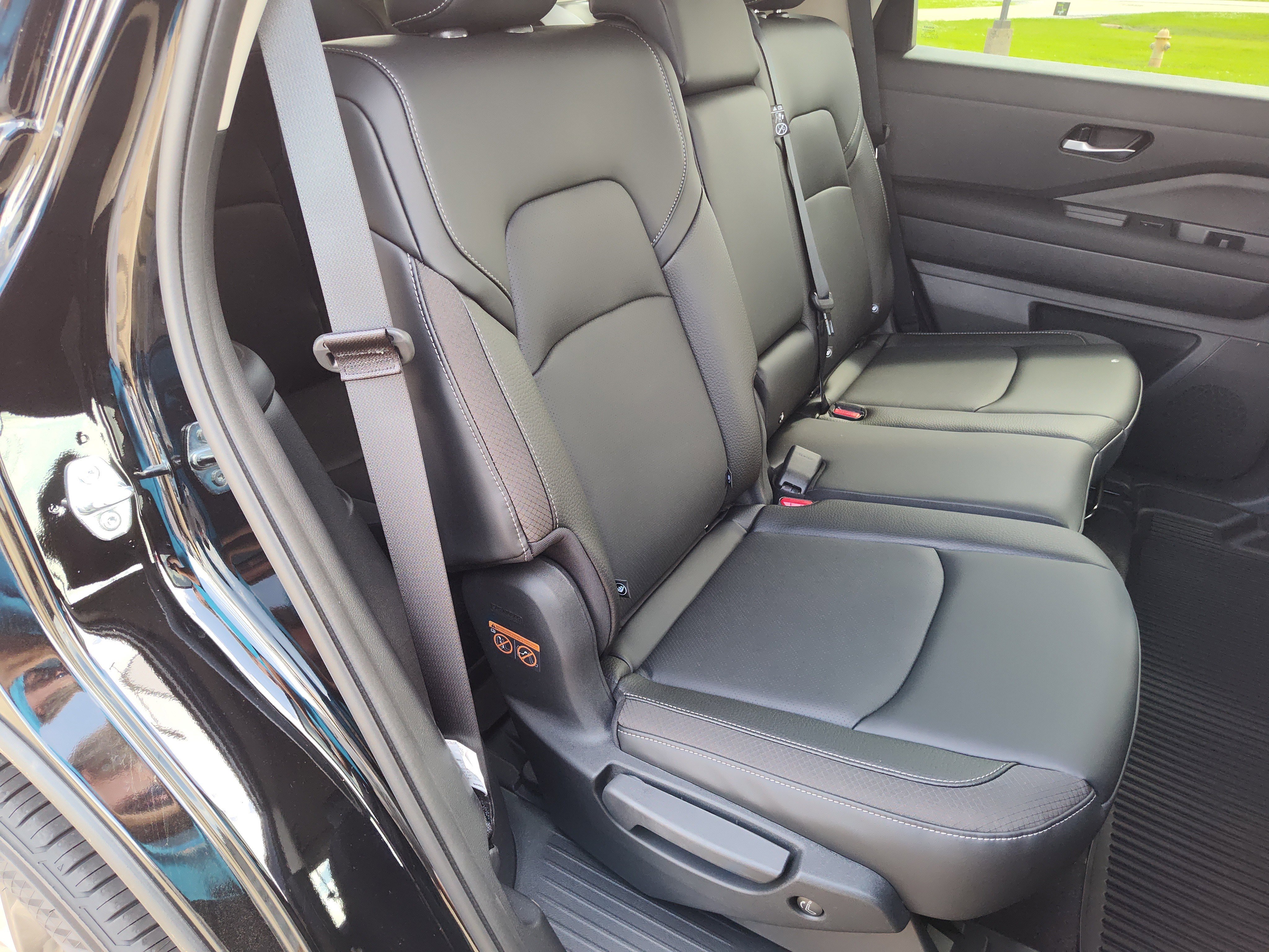 New 2026 Nissan Pathfinder SL FWD image 13