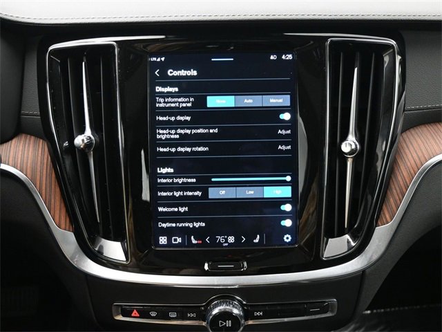 Used 2024 Volvo S60 B5 Ultimate image 18