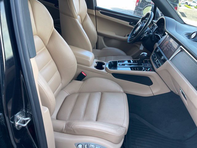 Used 2023 Porsche Macan GTS w/ Premium Package Plus AWD/4WD image 18