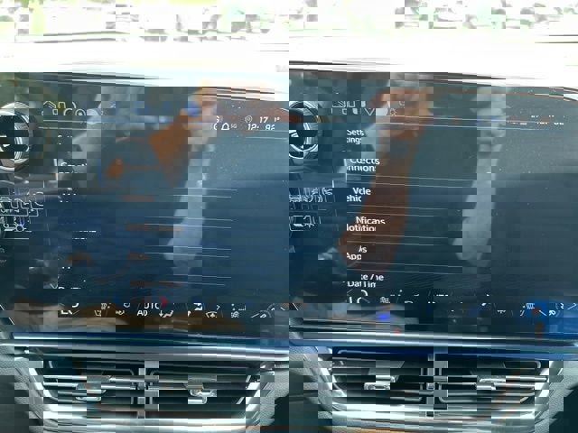 New 2025 Chevrolet Equinox EV LT image 10