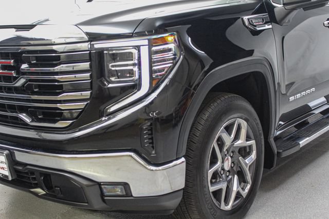Certified 2024 GMC Sierra 1500 SLT w/ SLT Convenience Package AWD/4WD image 5
