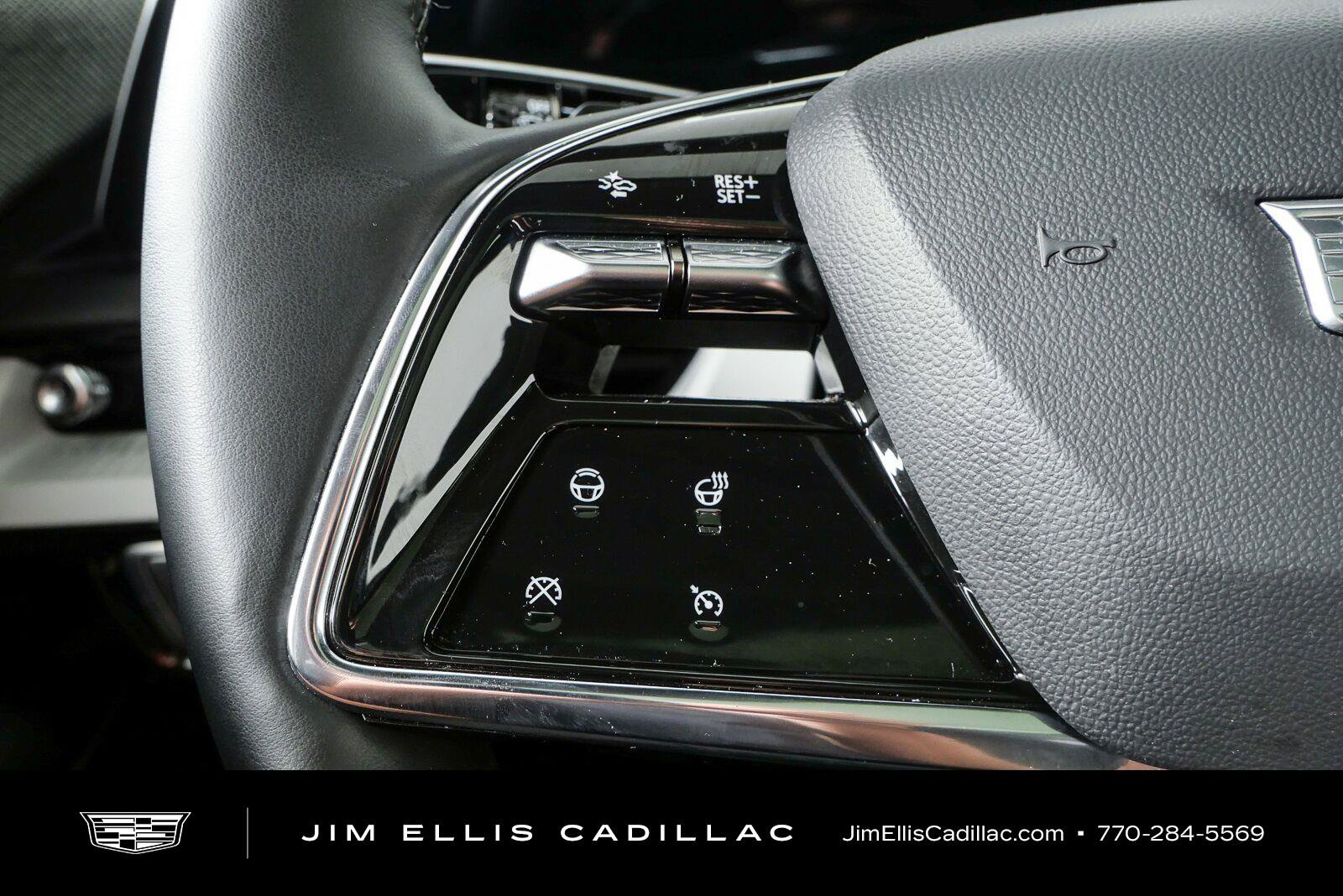Used 2025 Cadillac Optiq Luxury 1 AWD/4WD image 11