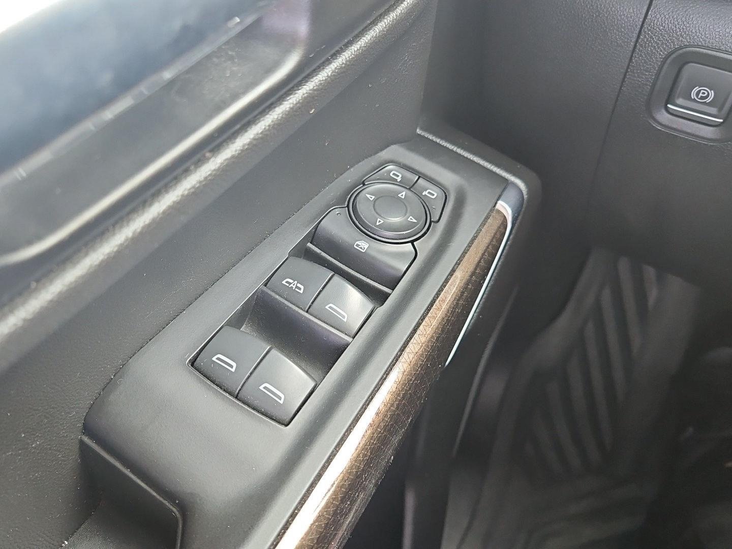 Certified 2022 Chevrolet Silverado 1500 RST AWD/4WD image 21