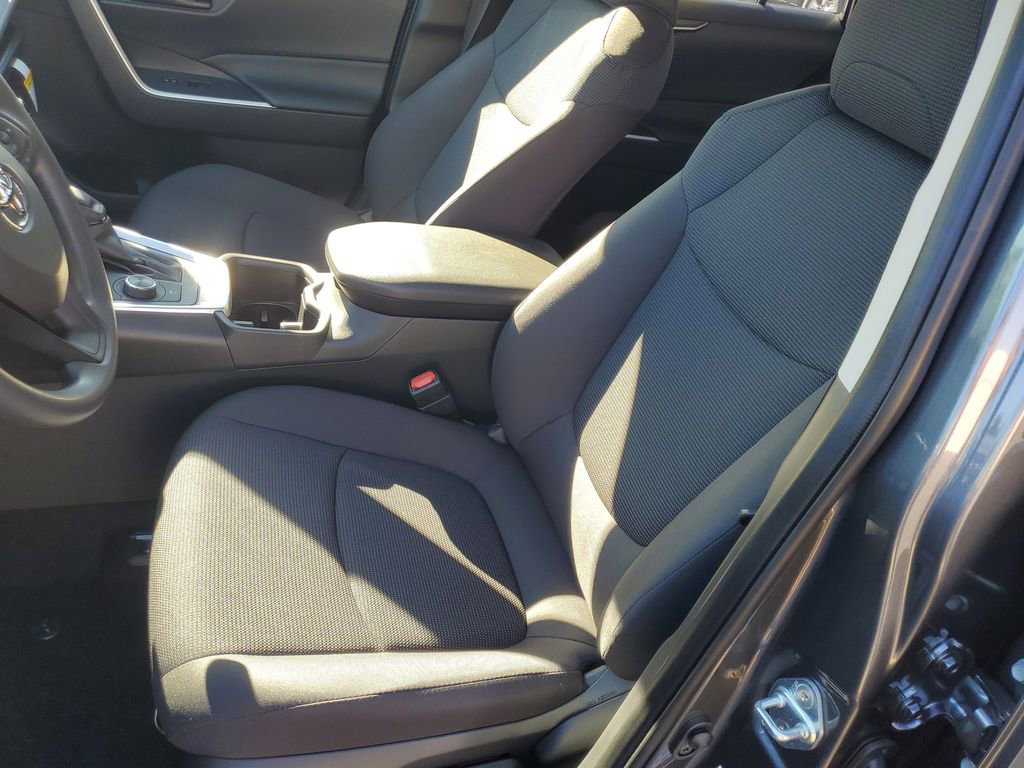 New 2025 Toyota RAV4 LE image 9
