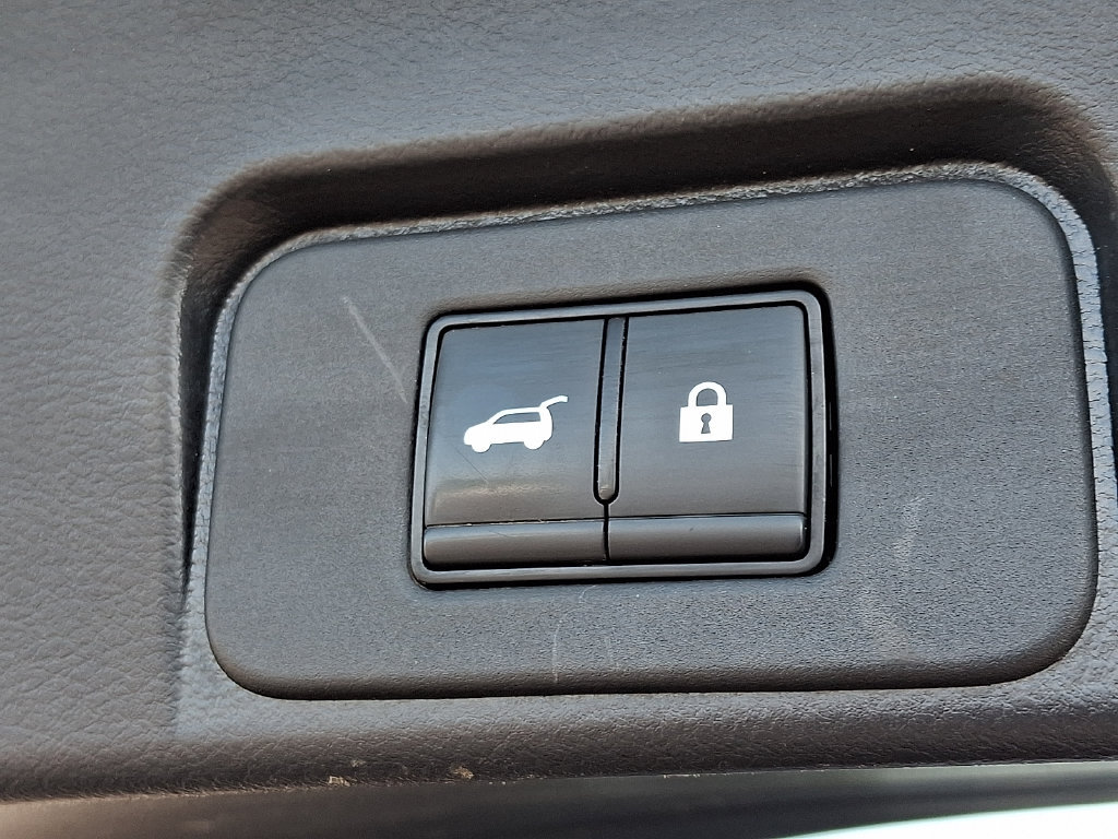 Certified 2023 Nissan Rogue SV w/ SV Premium B Package AWD/4WD image 32