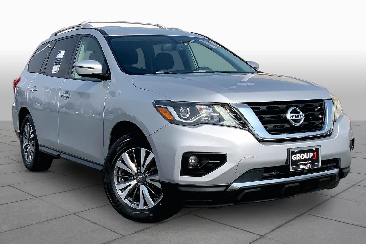 Used 2019 Nissan Pathfinder SV AWD/4WD image 2