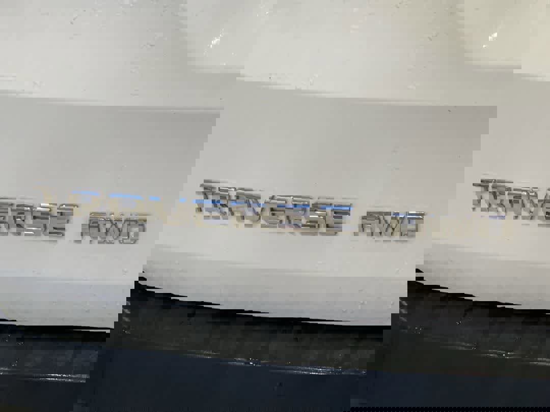 Used 2020 Chevrolet Traverse LT image 11