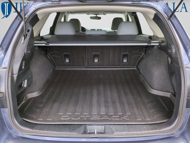 Used 2018 Subaru Outback 3.6R Limited AWD/4WD image 9