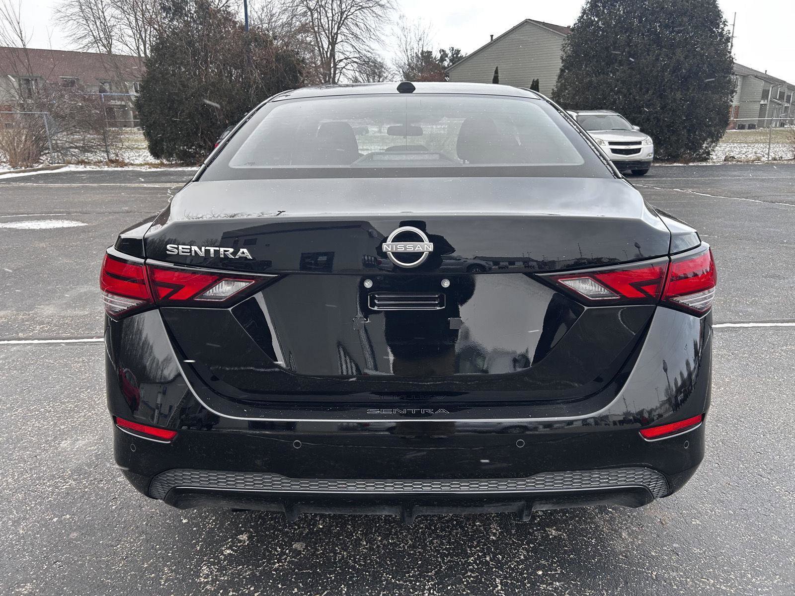 Used 2025 Nissan Sentra SV image 6