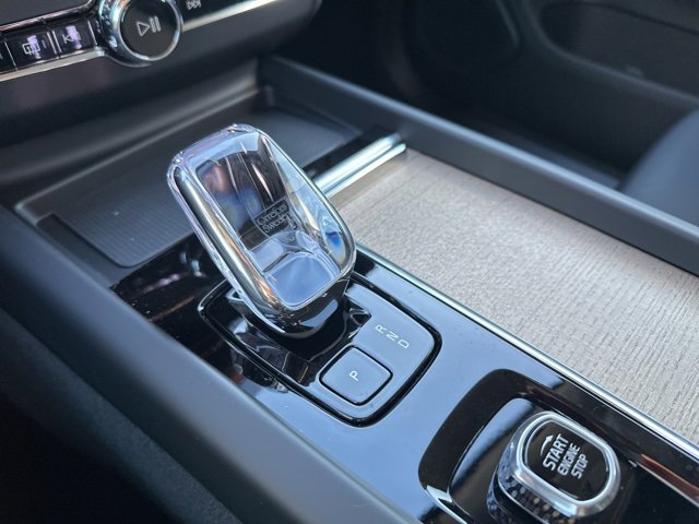 New 2026 Volvo XC60 B5 Plus w/ Protection Package Premier image 14