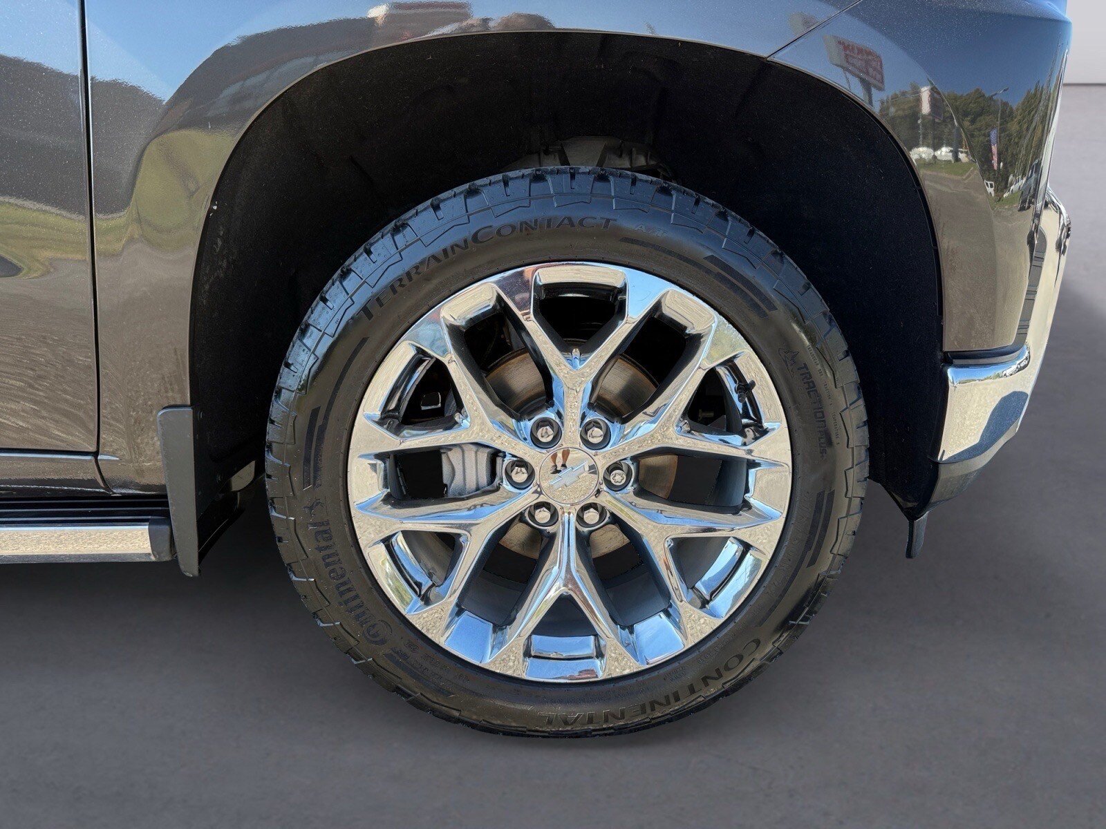 Used 2021 Chevrolet Silverado 1500 LTZ w/ LTZ Premium Package AWD/4WD image 9