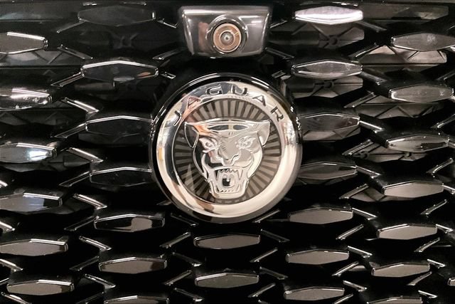 Certified 2026 Jaguar F-PACE R-Dynamic S AWD/4WD image 31
