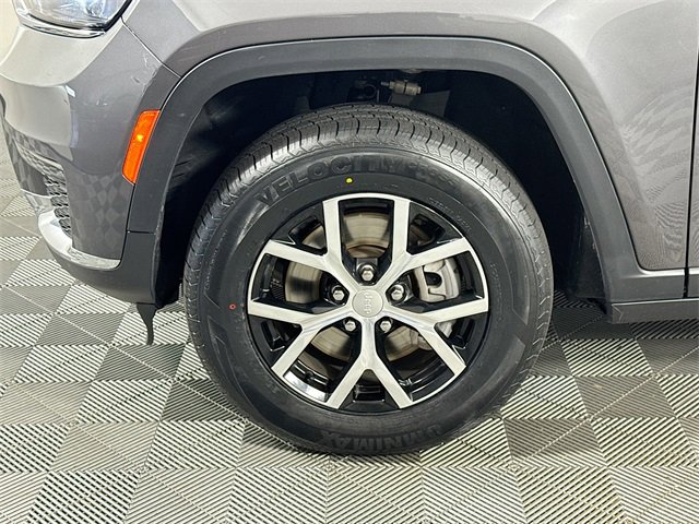 Used 2024 Jeep Grand Cherokee L Limited image 11