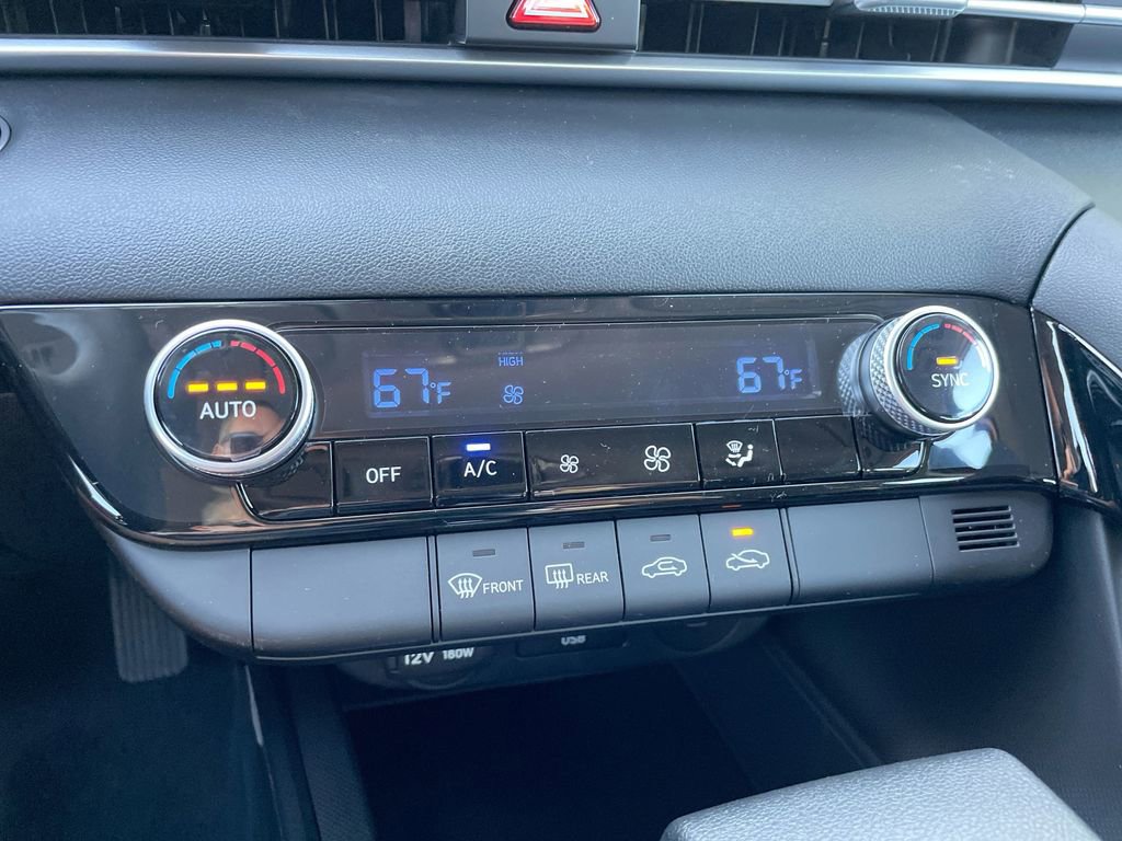 Used 2025 Hyundai Elantra Blue image 44