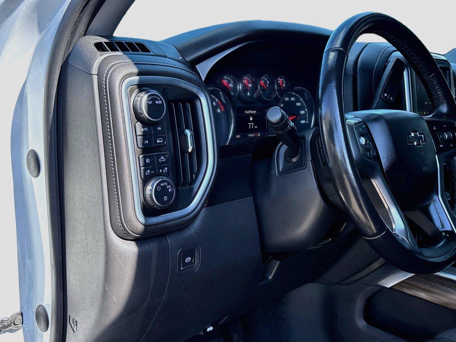 Used 2021 Chevrolet Silverado 1500 RST w/ Convenience Package II AWD/4WD image 10