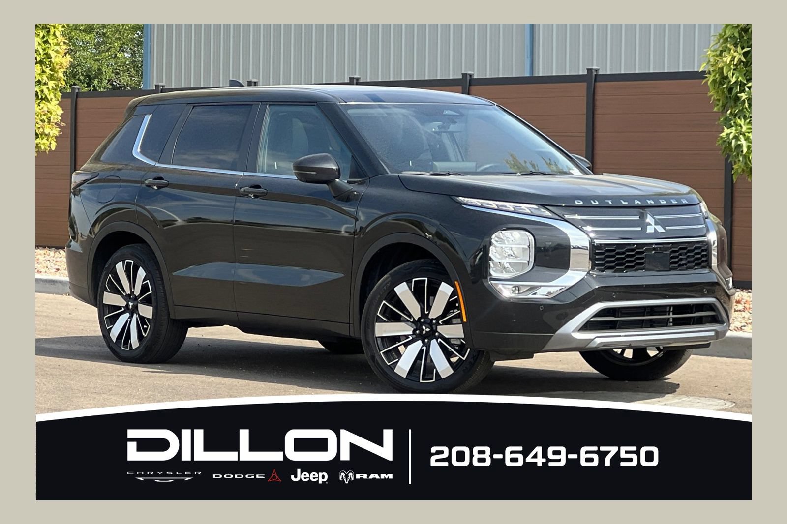 Used 2025 Mitsubishi Outlander SE AWD/4WD image 1