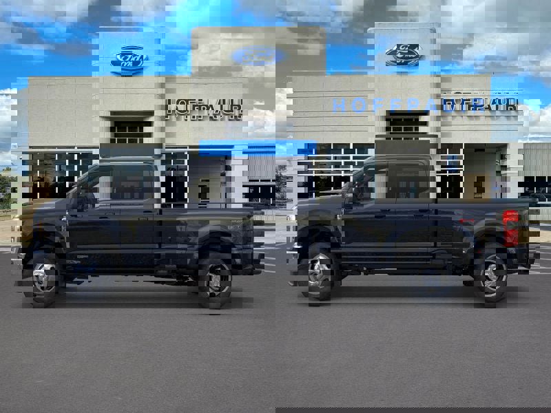 New 2026 Ford F350 4x4 Crew Cab DRW Super Duty image 3