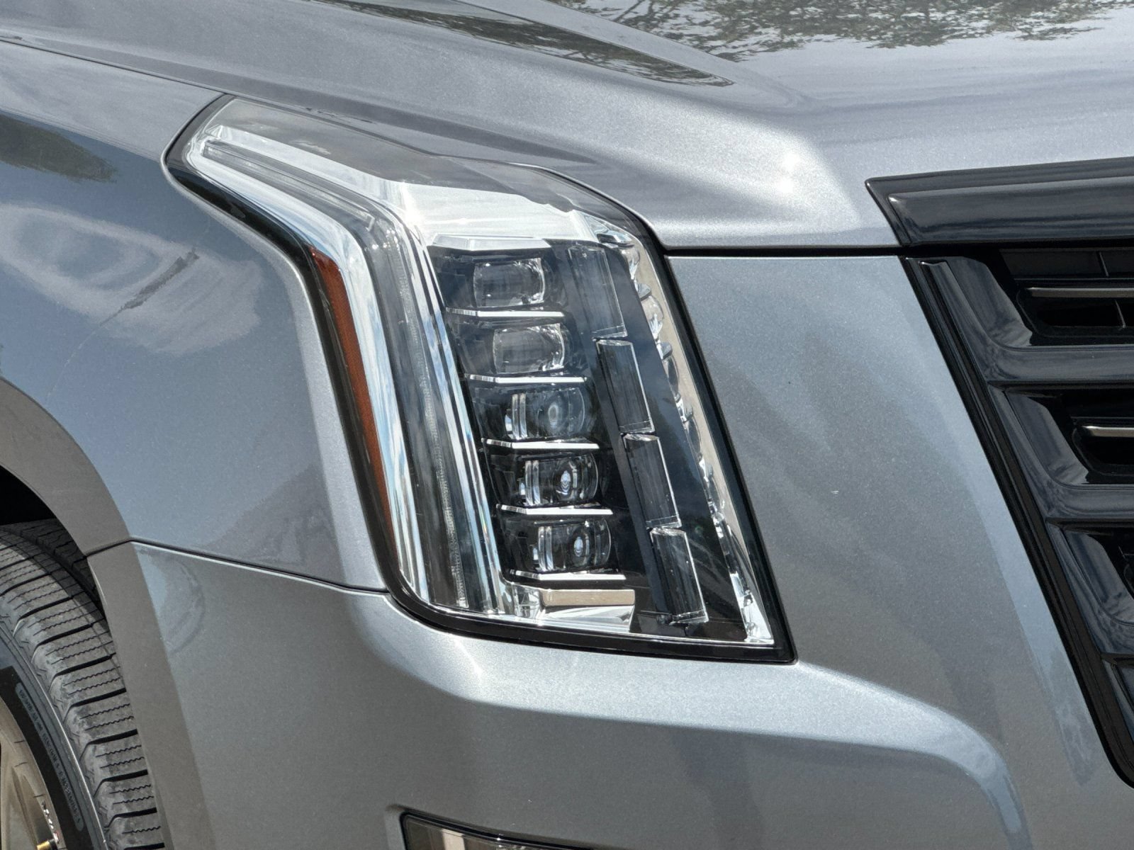 Used 2020 Cadillac Escalade Platinum w/ Escalade Sport Edition AWD/4WD image 39