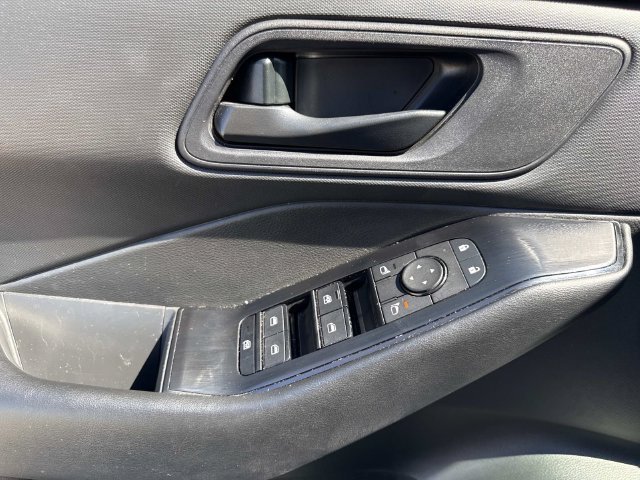 Used 2024 Nissan Rogue S AWD/4WD image 25