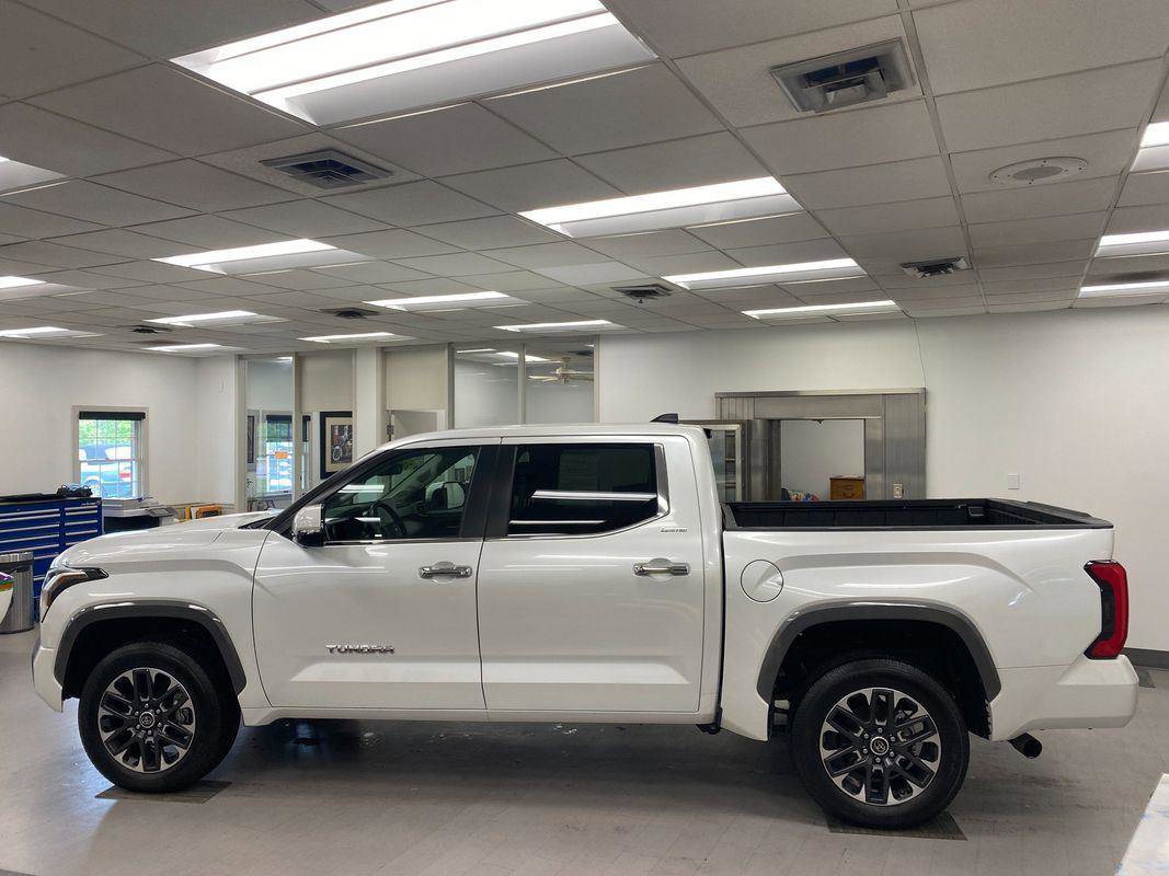 Used 2024 Toyota Tundra Limited image 2