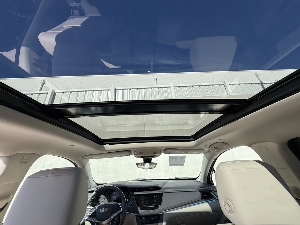 Used 2021 Cadillac XT5 Premium Luxury image 8