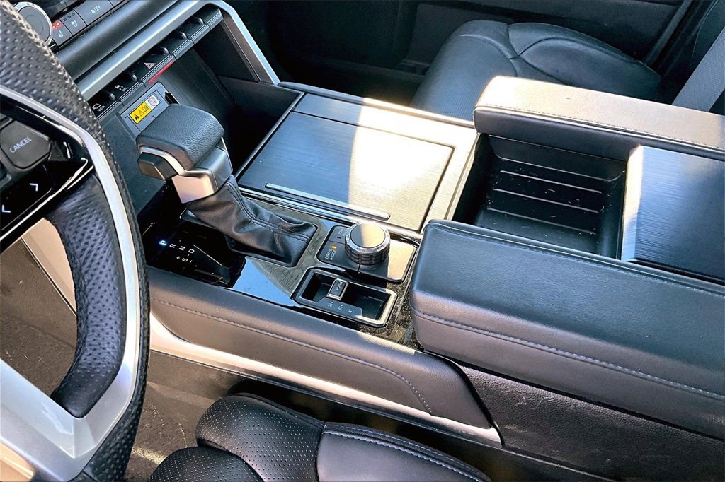 Used 2024 Toyota Tundra Platinum image 13