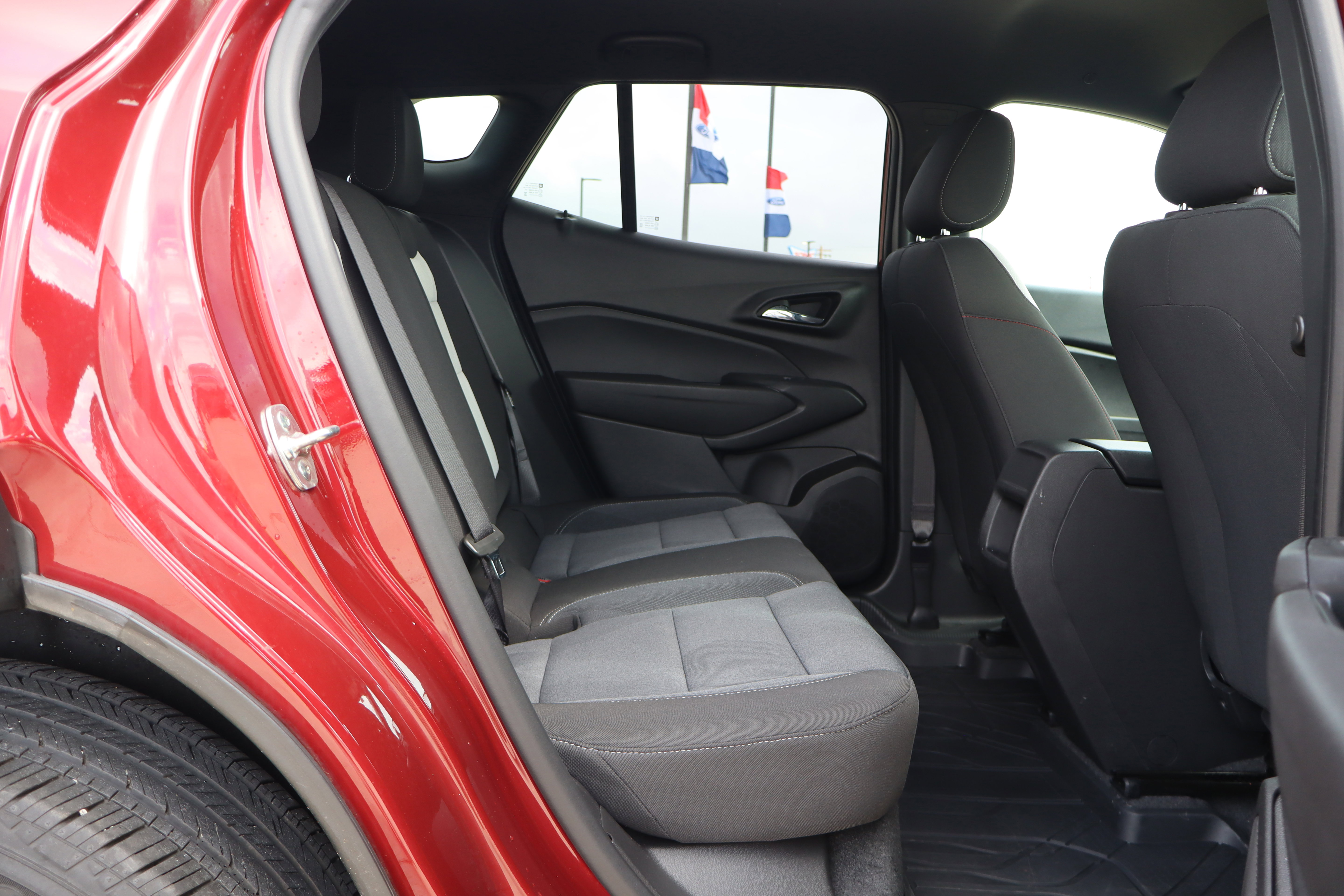 Used 2024 Chevrolet Trax RS FWD image 11