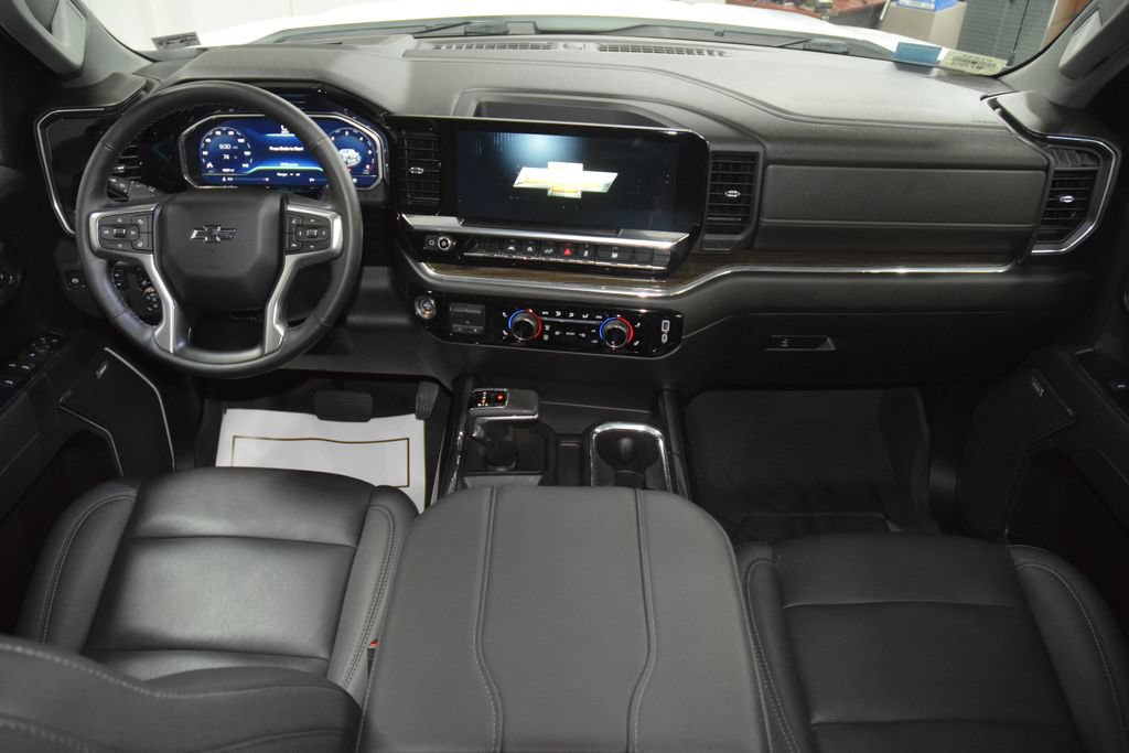 Used 2024 Chevrolet Silverado 1500 RST w/ Redline Edition AWD/4WD image 32