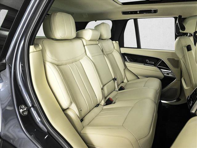Used 2025 Land Rover Range Rover SE AWD/4WD image 21