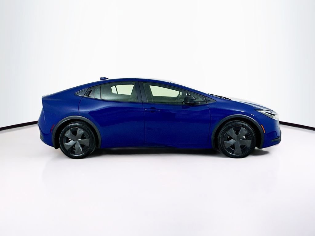 Used 2025 Toyota Prius LE FWD image 8