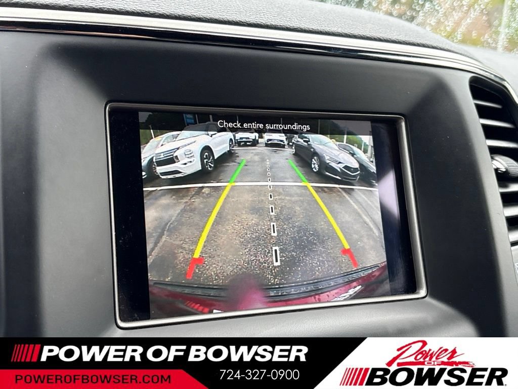 Used 2021 Jeep Grand Cherokee Laredo AWD/4WD image 14