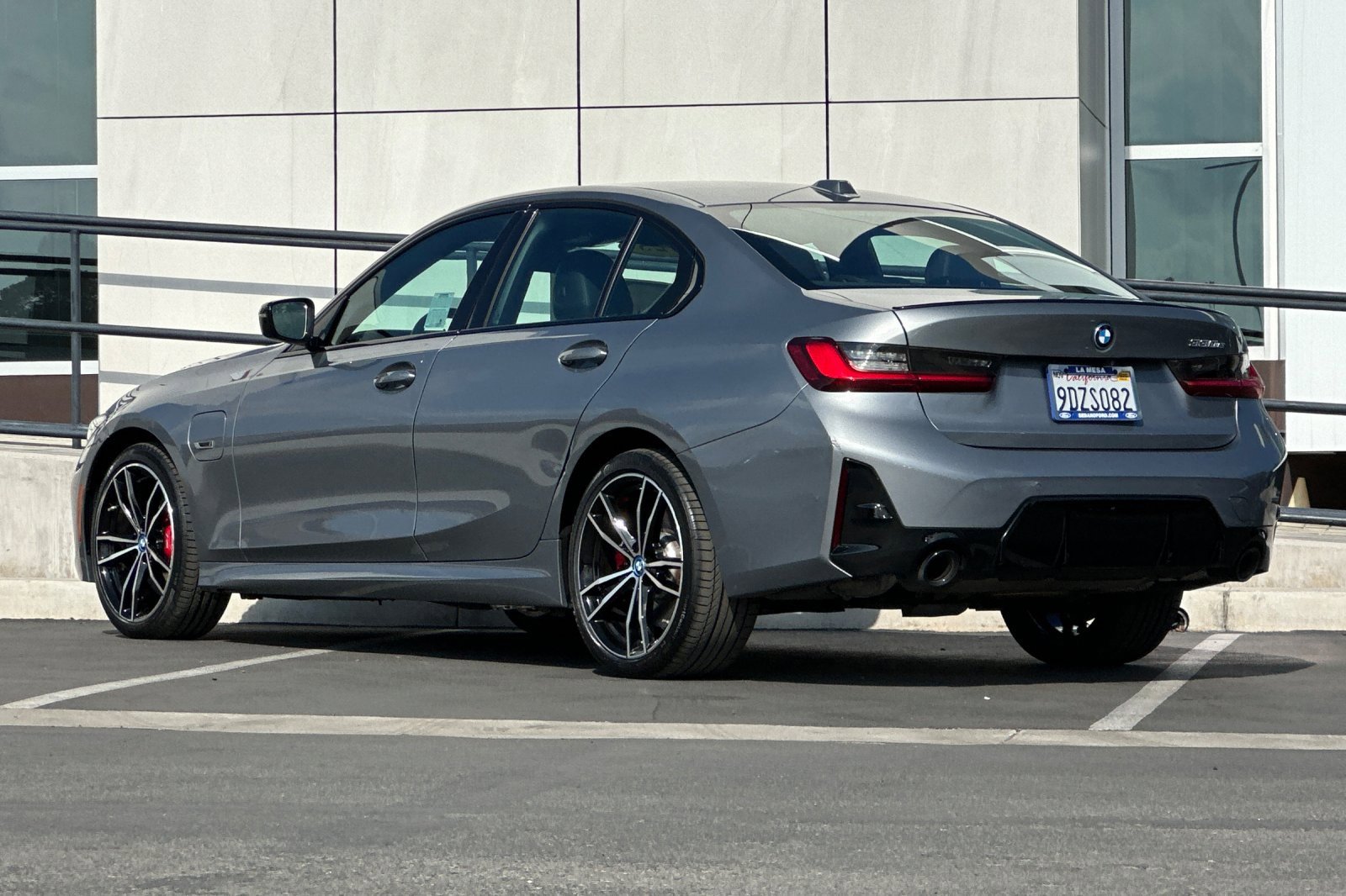 Used 2023 BMW 330e w/ M Sport Package image 5