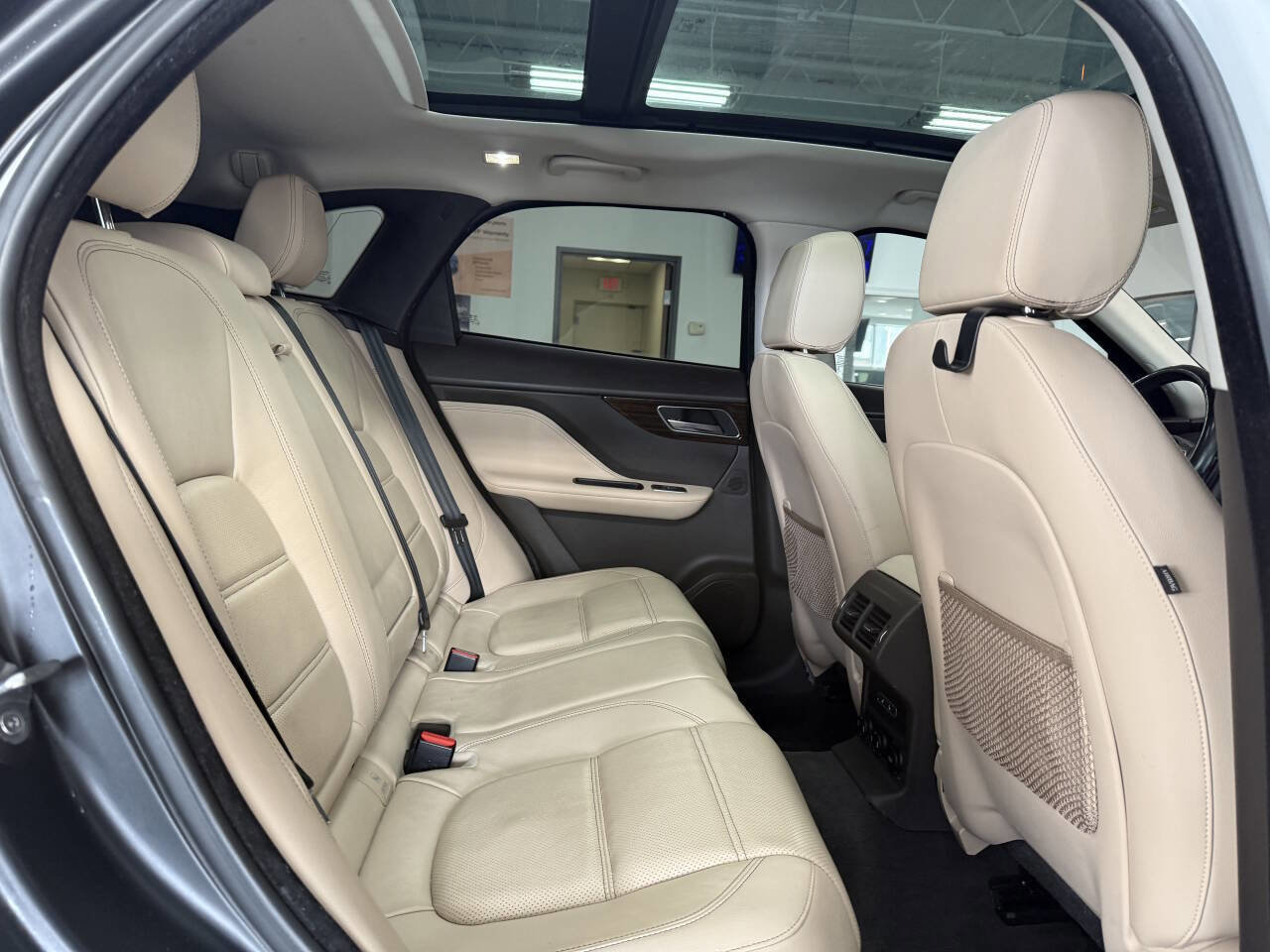 Used 2017 Jaguar F-PACE Prestige image 26