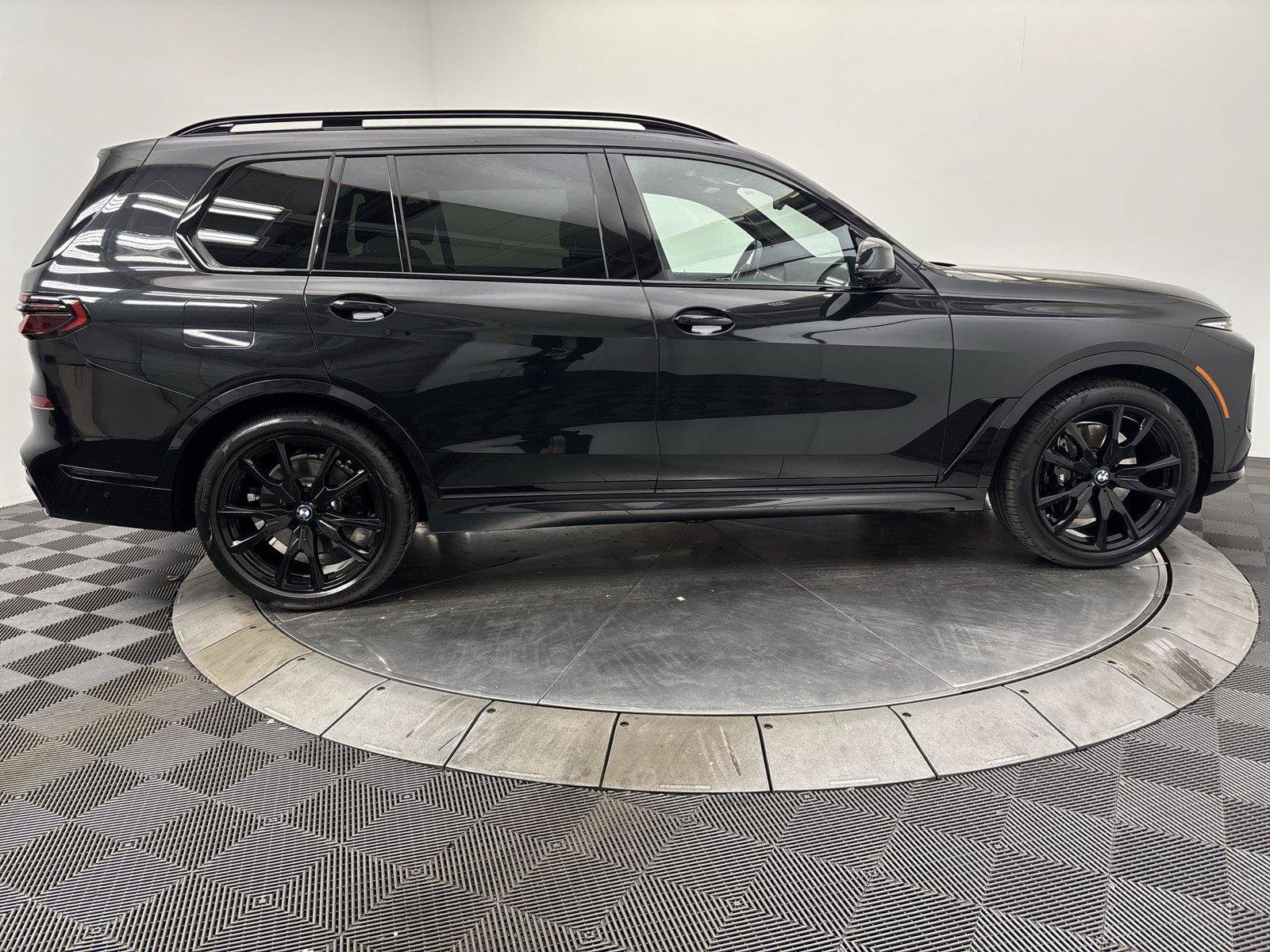 Used 2025 BMW X7 xDrive40i AWD/4WD image 5